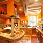 לינה וארוחת בוקר Dacia Bed And Restaurant 4*