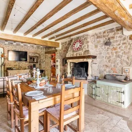 Dacia Bed And Restaurant 4*