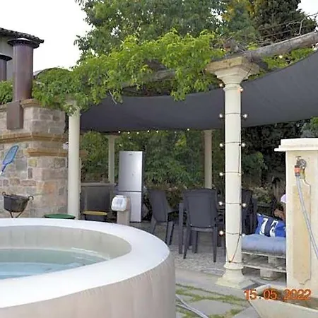Oda ve Kahvaltı Dacia Bed And Restaurant